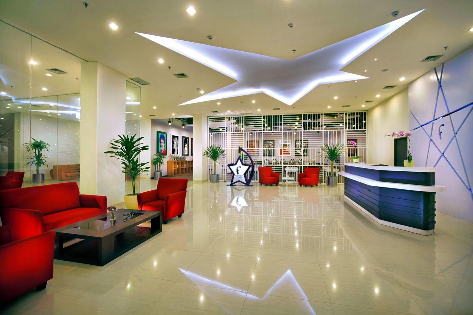 Fame Hotel Gading Serpong Tangerang Esterno foto